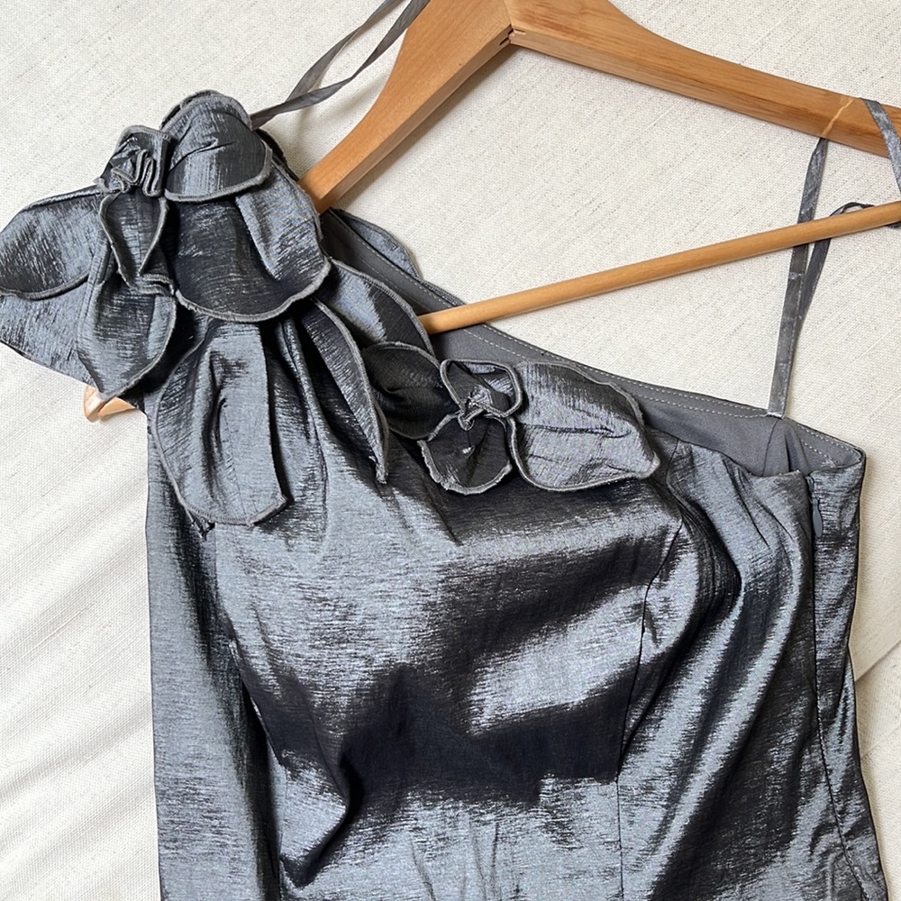 Gorgeous Silver One Shoulder Dress Size 4p - Picture 1 of 5